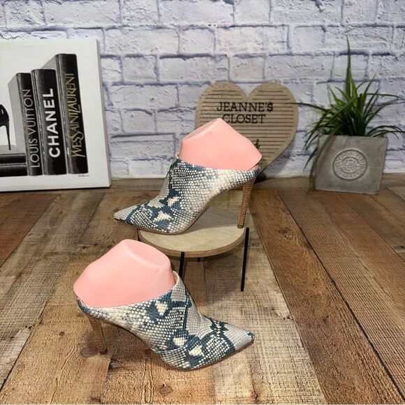 Cinda Mule in blue Snake Print
DOLCE VITA - Picture 8 of 9